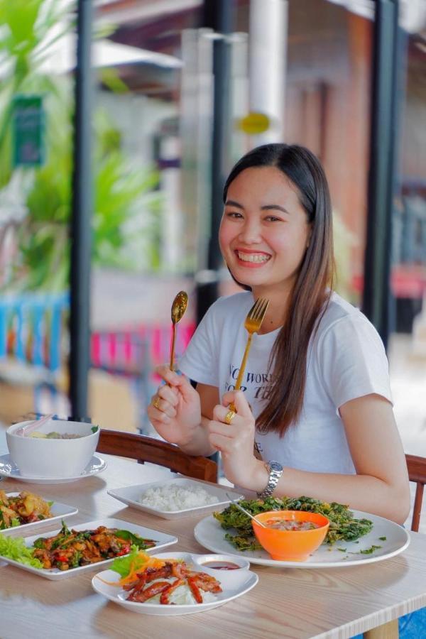 Srihome ยายศรีโฮมแอนแคมป์ปิ้ง Ban Don Tum Esterno foto