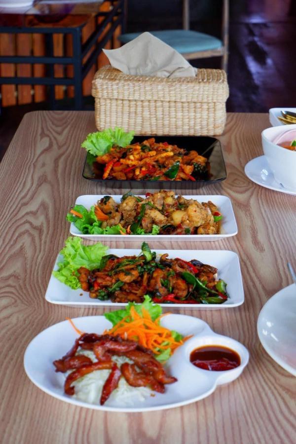 Srihome ยายศรีโฮมแอนแคมป์ปิ้ง Ban Don Tum Esterno foto