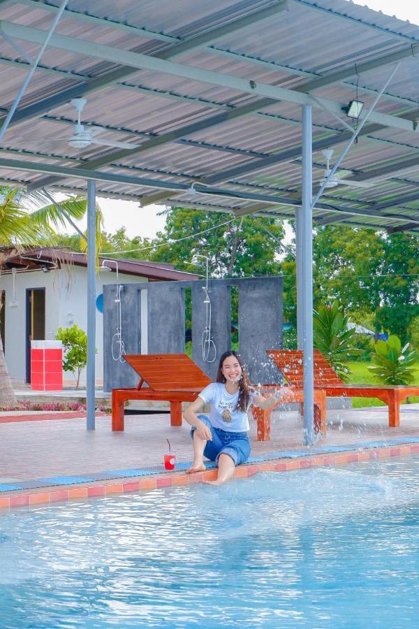 Srihome ยายศรีโฮมแอนแคมป์ปิ้ง Ban Don Tum Esterno foto